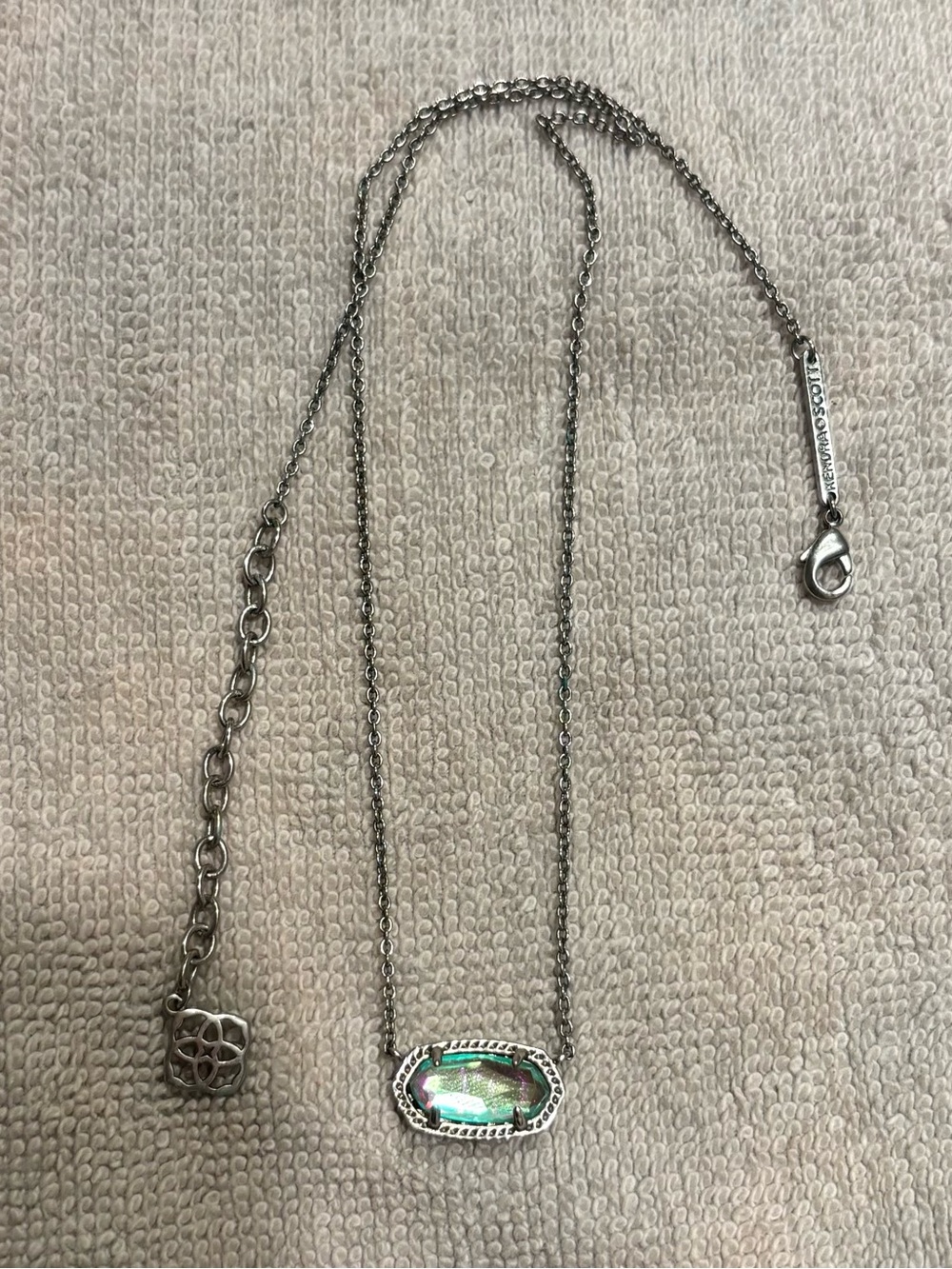 Kendra Scott Iridescent Silver Glass Pendant Necklace